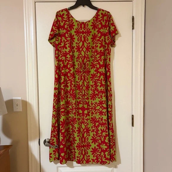 Floral Red and Green Manuheali’i Dress - Picture 2 of 15